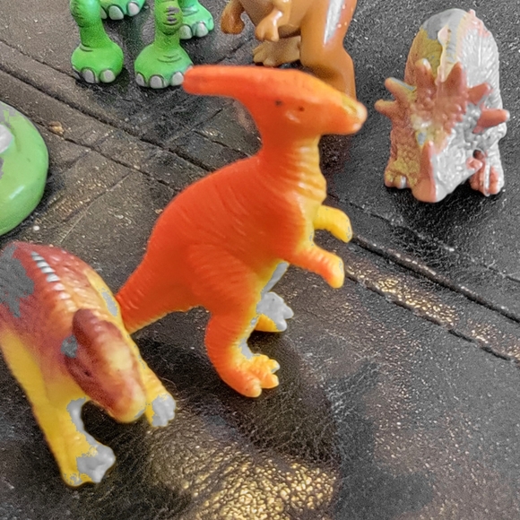 Pixar Dinos - Picture 3 of 6